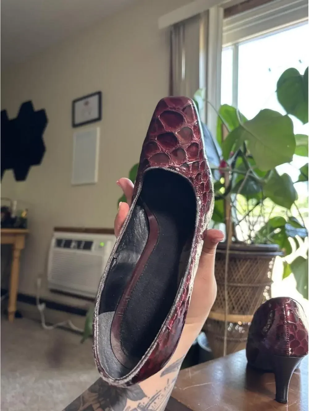 Aerosoles Burgundy snakeskin print leather pumps in US 7.5 #glamour #courts